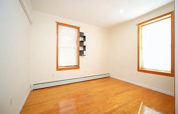 Sold by Remax Edge | media 10