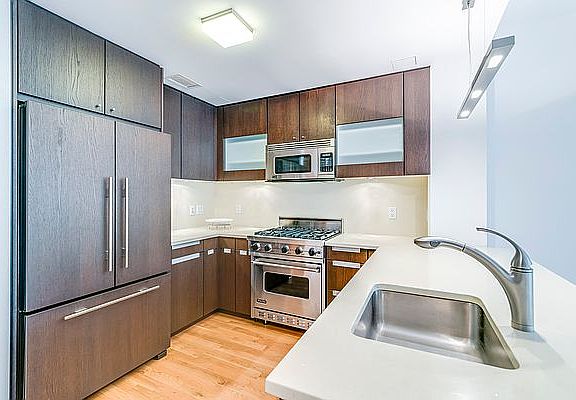 4th image of 454 W 54th St APT 2Q
