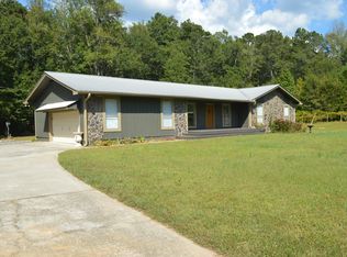 125 Cheshire Cir, Fayetteville, GA 30215