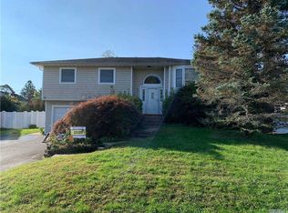 20 Plowboy Path, Commack, NY 11725
