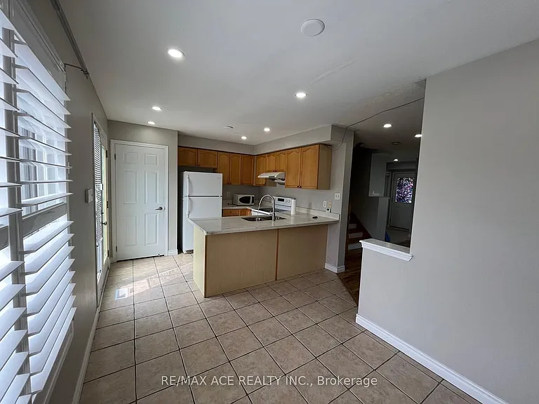 46 Gas Lamp Ln — Photo 6