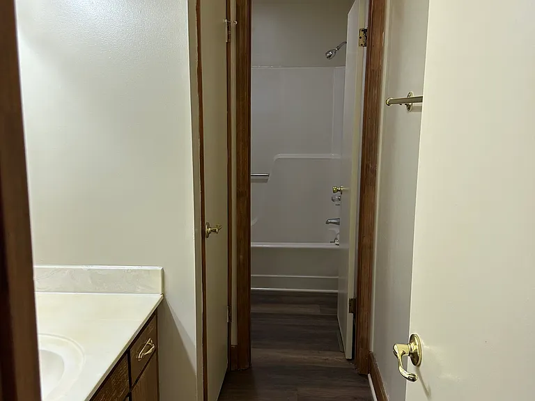 Upstairs full bathroom
