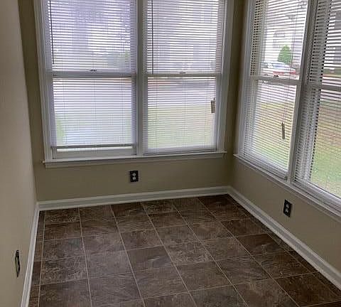 4th image of 114 A W Victoria Ct