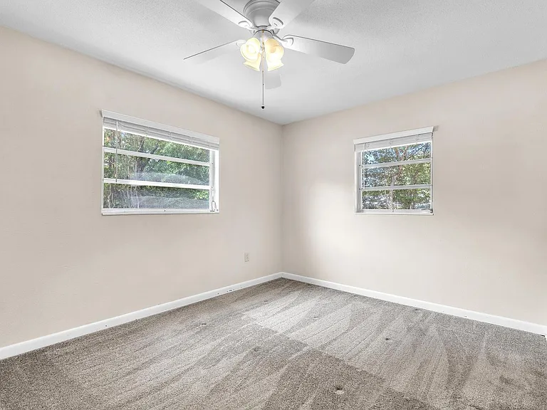 385 Lincoln Ave — Photo 25