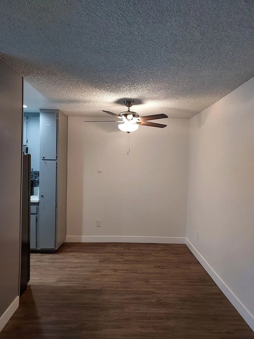 4052 Oregon — Photo 3