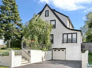 46 Lakeview St, River Edge, NJ 07661