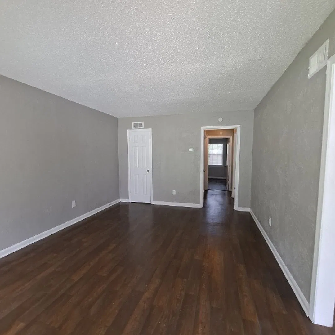 Welcome to 2910 Elbert Dr! — Photo 3