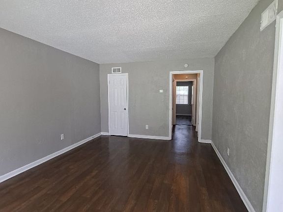 3rd image of 2910 Elbert Dr
