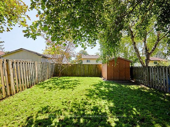 4th image of 831 Gentry Cres