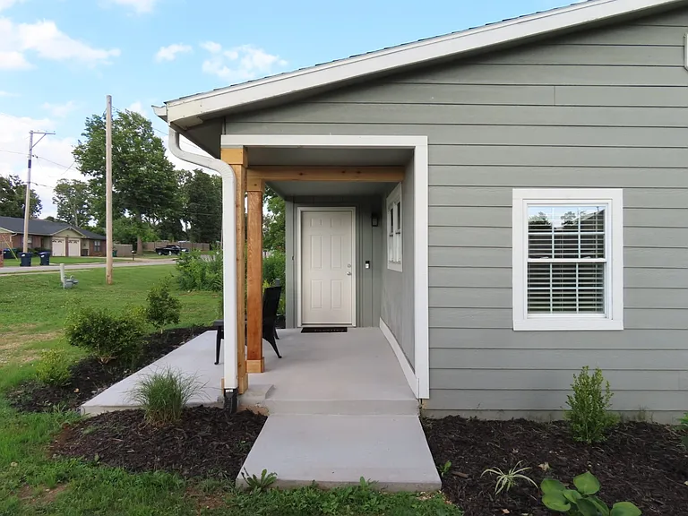 1106 W Olrich St — Photo 3