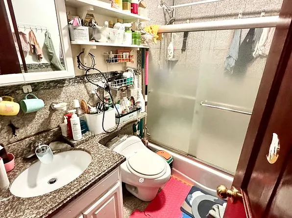 873 42nd St APT 4B, Brooklyn, NY 11232