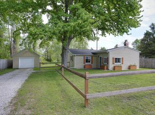 3820 Pine Rd, Fort Gratiot, MI 48059
