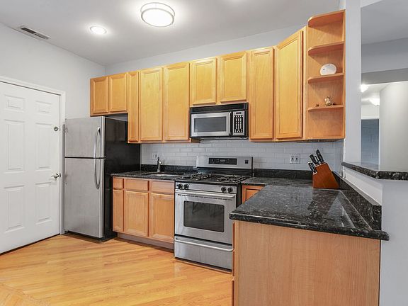 5th image of 4925 N Glenwood Ave #3E