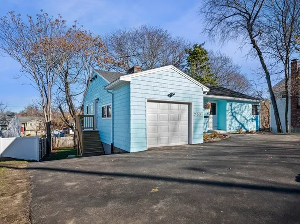 233 Lowell St #2, Peabody, MA 01960