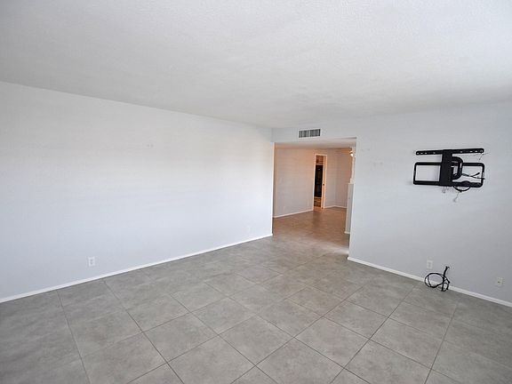 5th image of 4751 E Flossmoor Cir