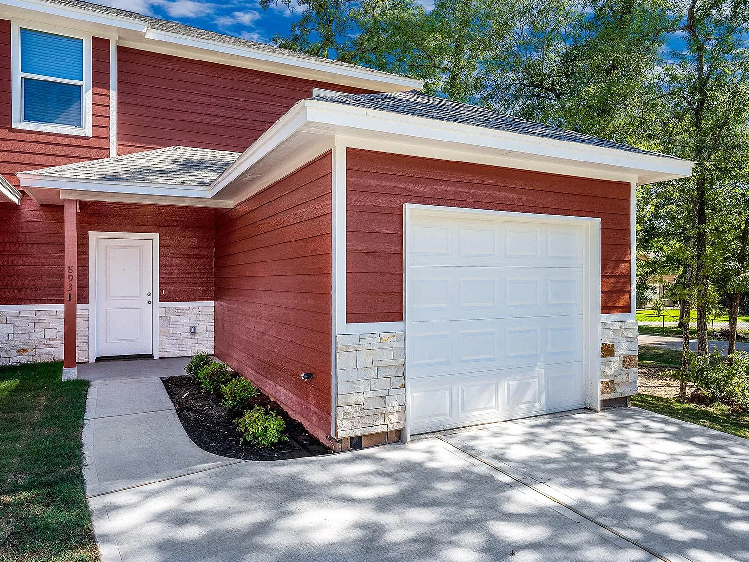 3 bed, 2.5 bath, 1509 sqft, $1,495 — Photo 2