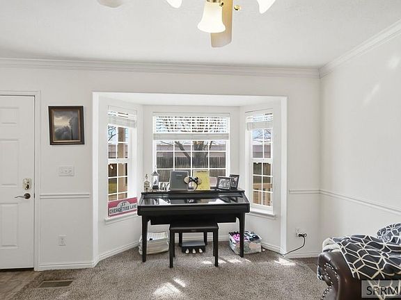 5th image of 875 Capital Lane