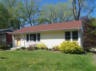 3273 Ewing Ave N, Robbinsdale, MN 55422
