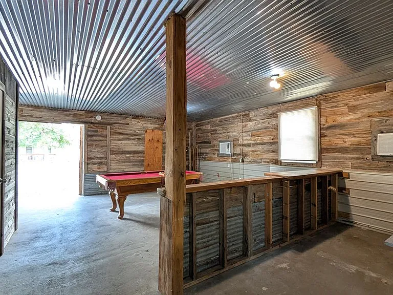 890 Josephine St — Photo 40
