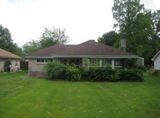 645 Elm St, Carmi, IL 62821