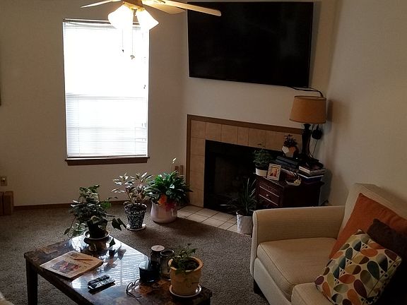 2nd image of 601-621 W Adams St