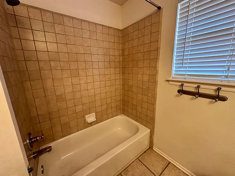1045 SW 128th St — Photo 28