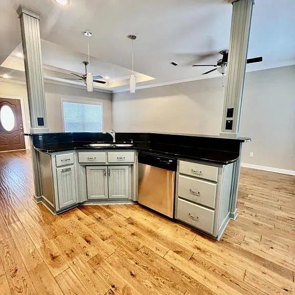 215 Savannah Dr — Photo 8