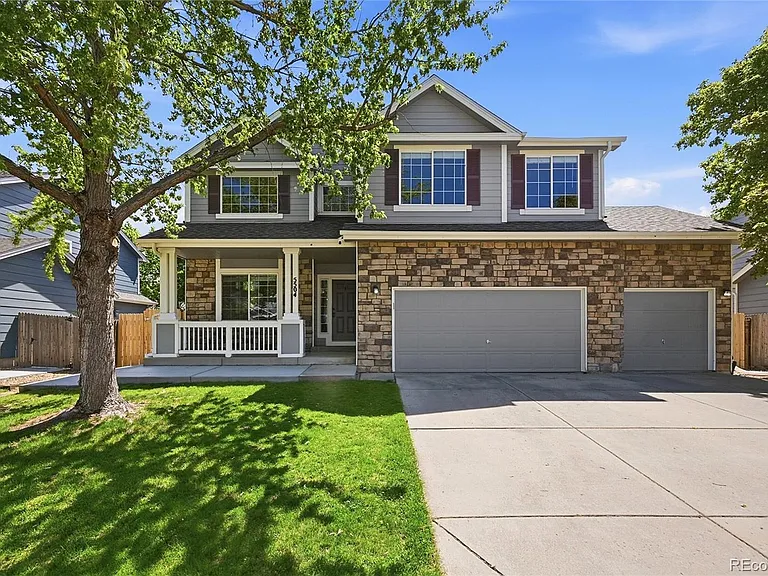 5504 E Burlington Dr — Photo 1