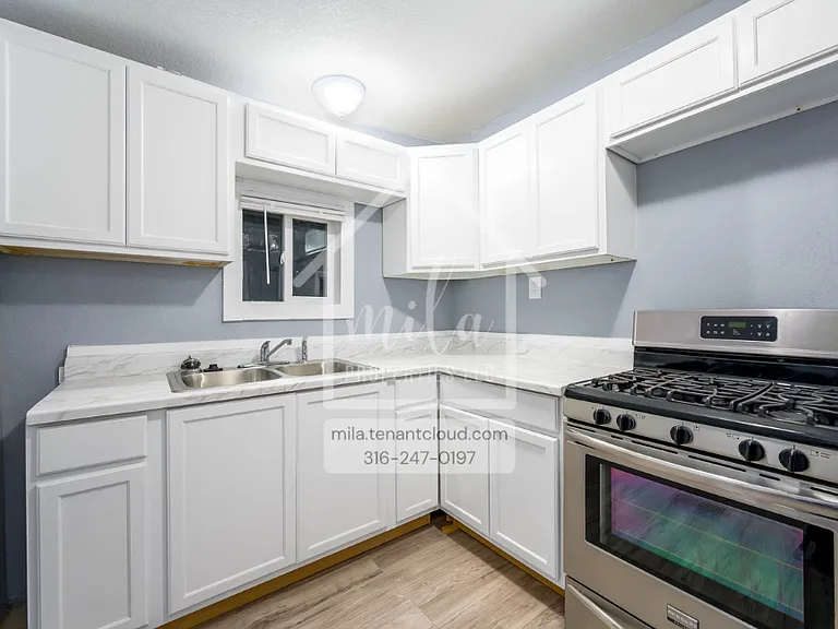 407 W 6th Ave — Photo 9