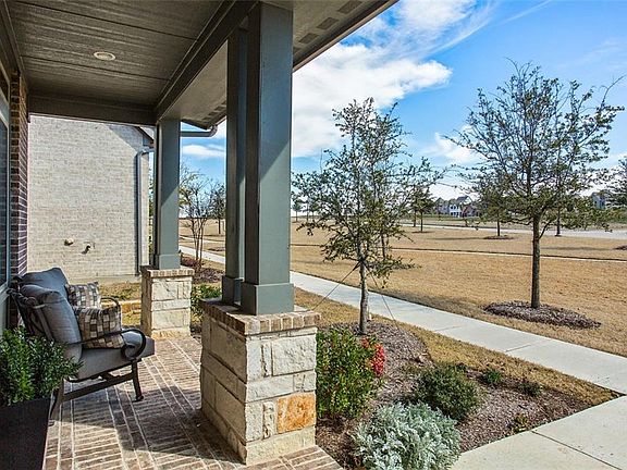 3rd image of 7617 Avondale Dr