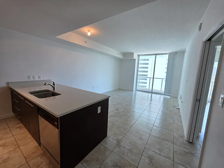 1900 N Bayshore Dr — Photo 18