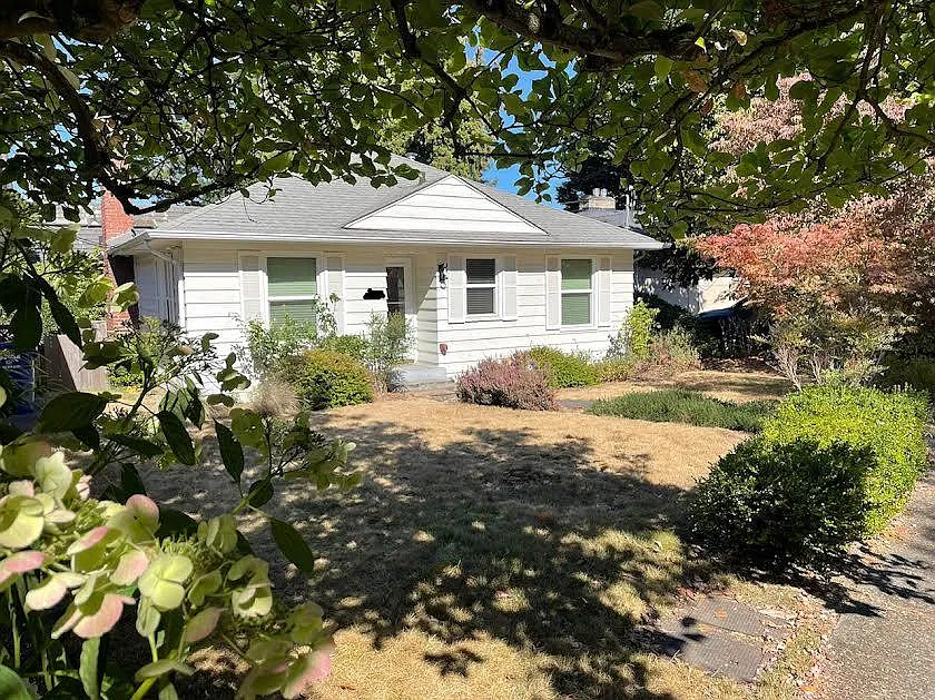 2 bed, 920 sqft, $3,000 — Photo 2
