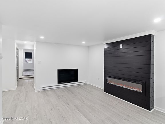 3rd image of 225 Ebervale Rd