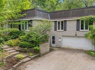 35 Maple Hill Dr, Kitchener, ON N2M2R7
