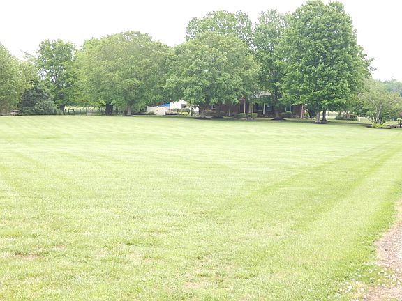 4th image of 60 Cole Ln