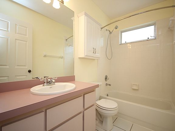 3rd image of 6226 NW 41st Dr