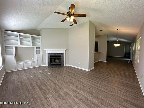 5th image of 133 Nottingham Dr E