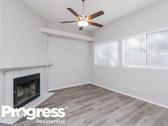 4th image of 1704 S 39th St Unit 25