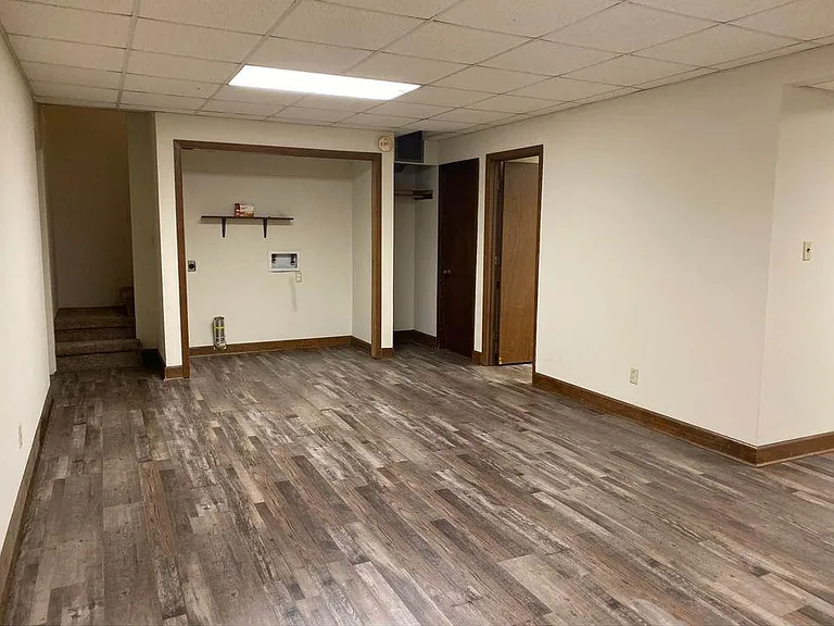Fully Finished Basement. Washer/Dryer hook ups