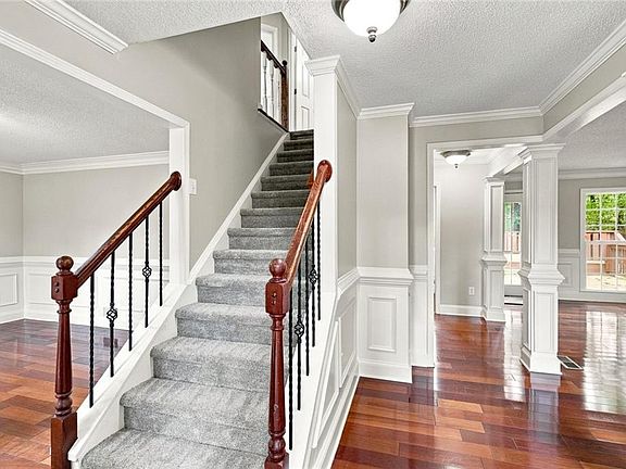 4th image of 2910 Ledbury Ln SW