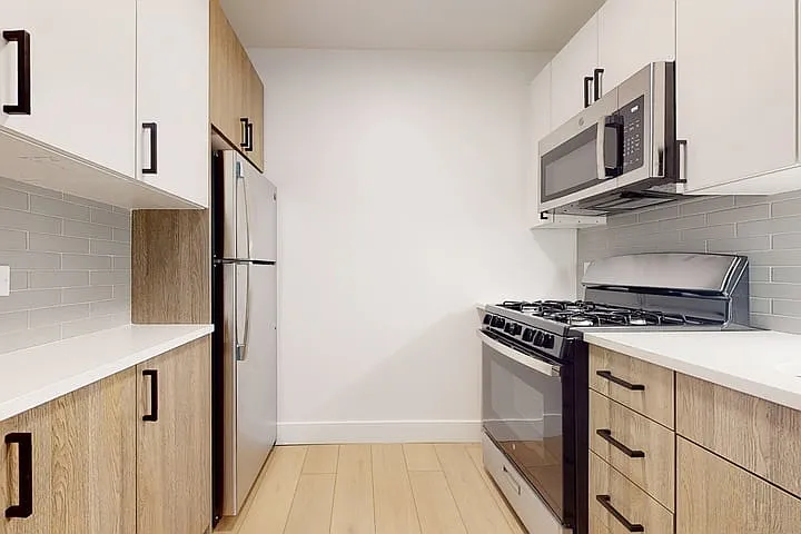 5501 S. Cornell — Photo 10