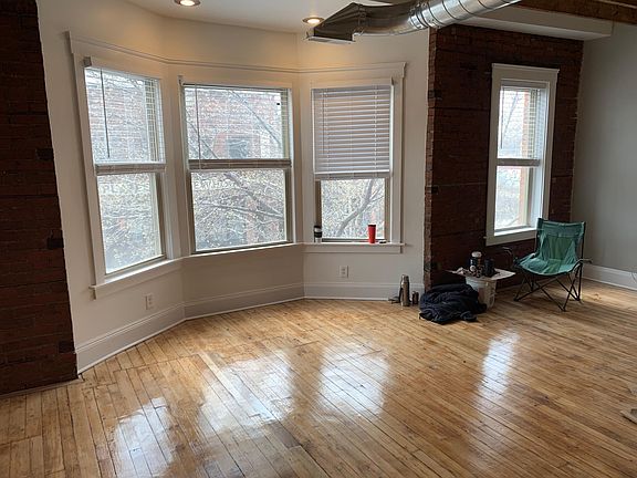 Bay window on Lorain