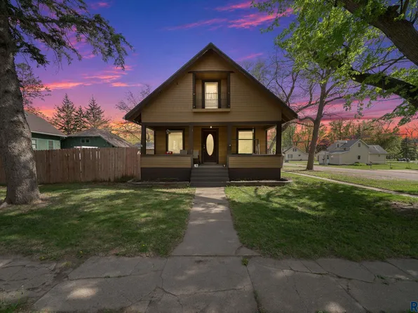 511 W Main St, Beresford, SD 57004