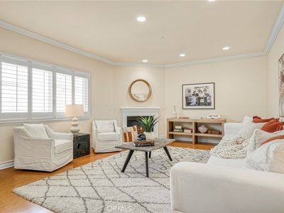 11923 Darlington Ave Unit 302, Los Angeles, CA, 90049