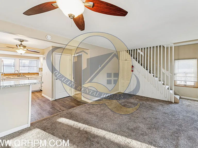 2040 Linden St — Photo 4