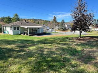 96 Stetson Ter, Saint Johnsbury, VT 05819