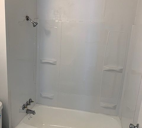 3rd image of 605 E 131st St #1