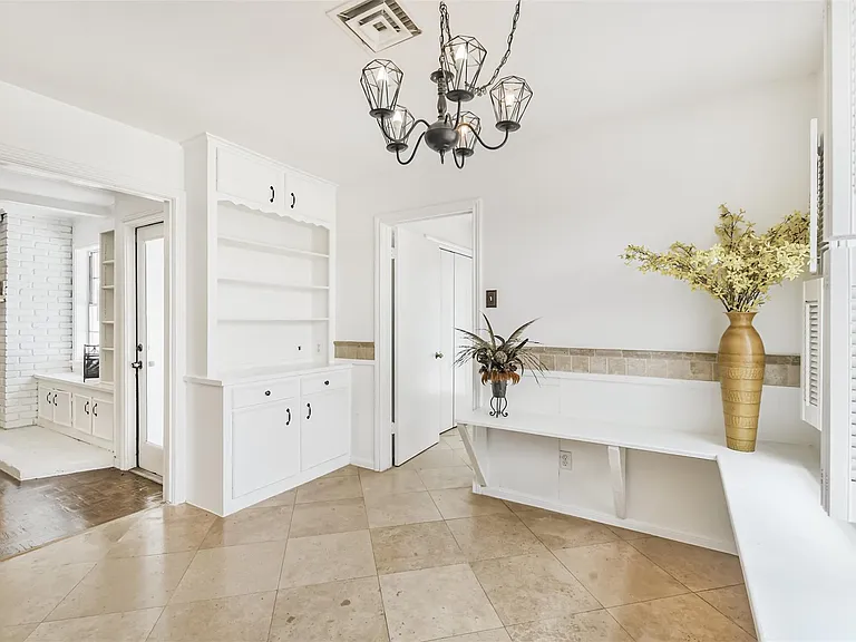 12223 Old Oaks Dr — Photo 12