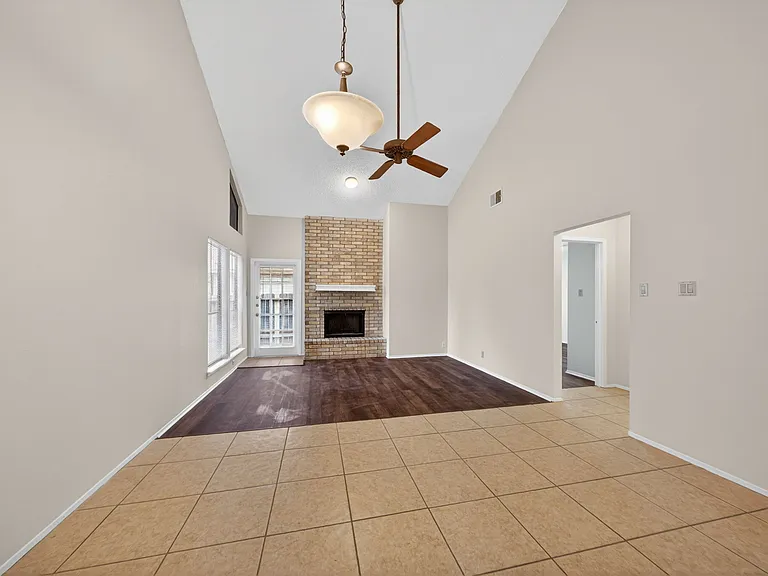 11703 Whisper Valley St — Photo 16