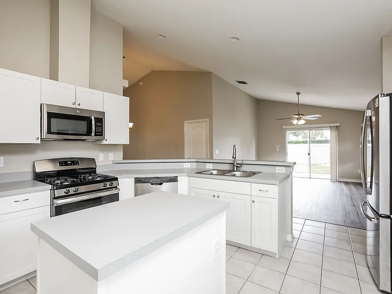 747 Citrus Cove Dr — Photo 4